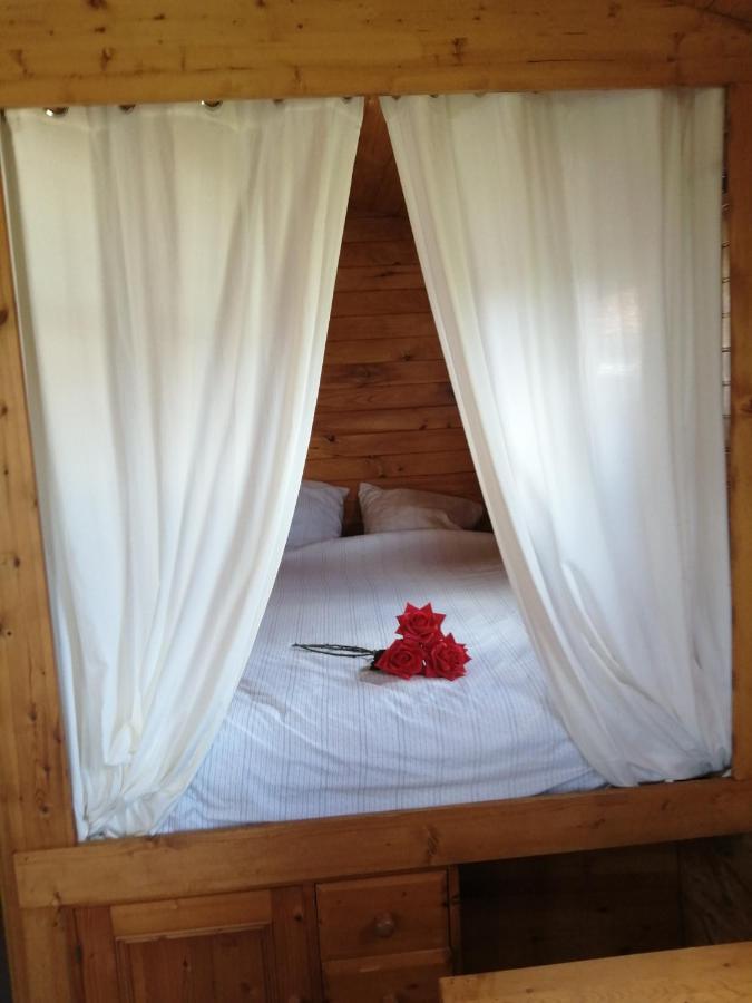 Roulotte Et Jacuzzi De Rachel Au Domaine Du Reuze Vila Winnezeele Exterior foto