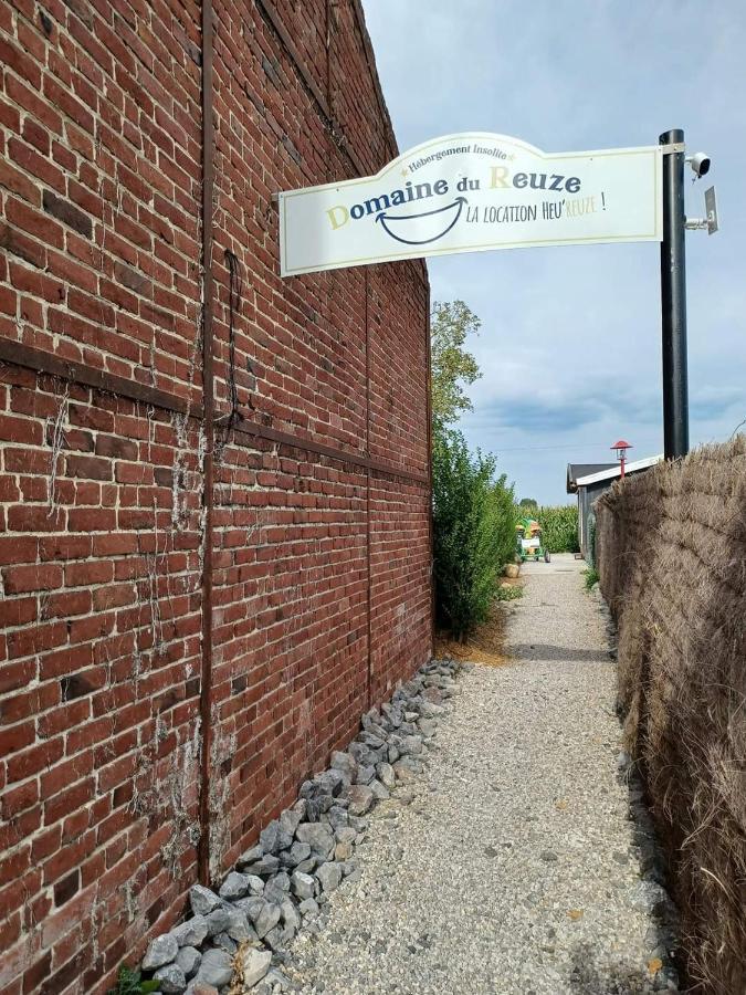 Roulotte Et Jacuzzi De Rachel Au Domaine Du Reuze Vila Winnezeele Exterior foto